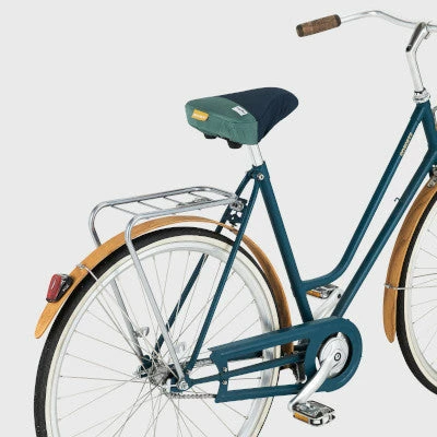 Couvre Selle Vélo En Matériau Recyclé Urban Proof Bleu Vert 3 Couvre Selle Vélo En Matériau Recyclé Urban Proof Bleu Vert – Image 3