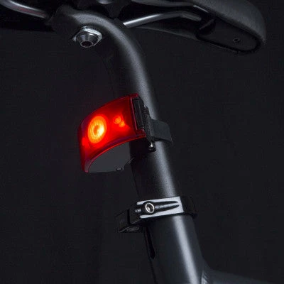 Eclairage Vélo Led Rechargeable Arrière 37 Lumens Curve Bookman 2 Eclairage Vélo Led Rechargeable Arrière 37 Lumens Curve Bookman – Image 2