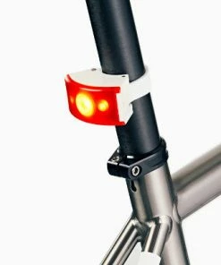 Eclairage Vélo Led Rechargeable Arrière 37 Lumens Curve Bookman 10 Eclairage Vélo Led Rechargeable Arrière 37 Lumens Curve Bookman -VTT Boutique eclairage velo led rechargeable arriere 37 lumens curve bookman full 3