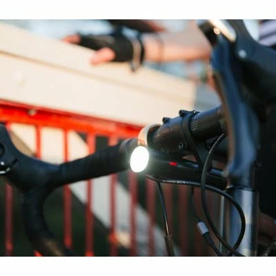 Feu Vélo Avant 700 Lumens PWR ROAD Avec Batterie Externe Knog 3 Feu Vélo Avant 700 Lumens PWR ROAD Avec Batterie Externe Knog – Image 3