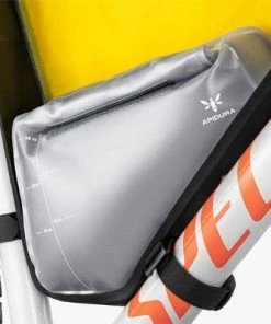Poche D'hydratation 1.5L Pour Sacoche Gravel Frame Pack Apidura -VTT Boutique poche d hydratation 1 5l pour sacoche gravel frame pack apidura full 5