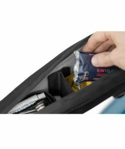 Sacoche De Cadre Supérieure Pour Bikepacking 2L Apidura Racing 8 Sacoche De Cadre Supérieure Pour Bikepacking 2L Apidura Racing -VTT Boutique sacoche de cadre superieure pour bikepacking 2l apidura racing full 3