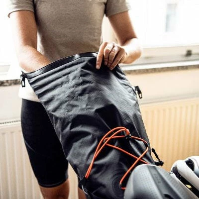 Sacoche De Selle étanche Noir Mat Bikepacking Ortlieb 5 Sacoche De Selle étanche Noir Mat Bikepacking Ortlieb – Image 5