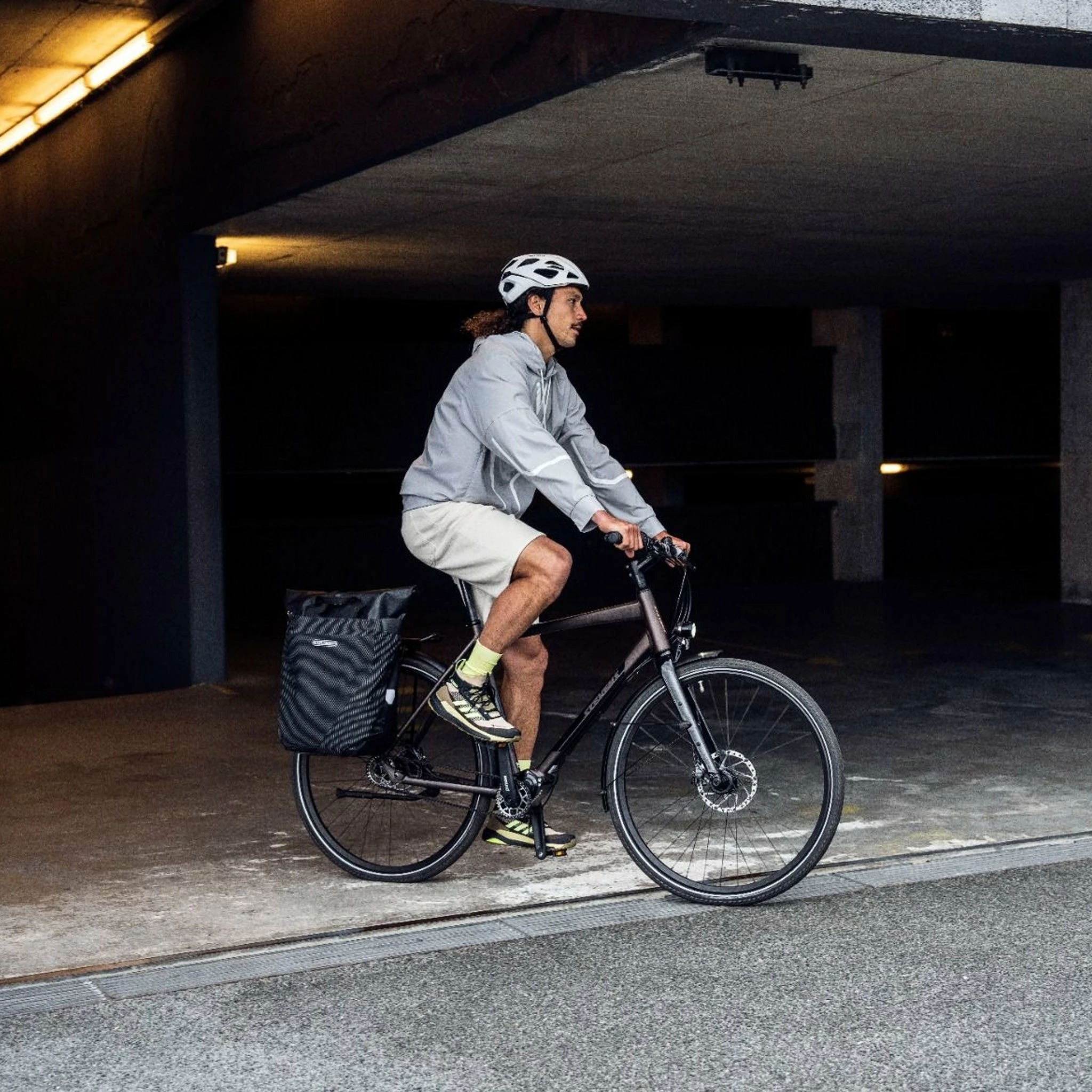 Sacoche Vélo Réfléchissante Vario PS High Visibility Ortlieb 4 Sacoche Vélo Réfléchissante Vario PS High Visibility Ortlieb – Image 4