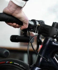 Sonnette Knog Oi Bell Luxe Noire Taille Small 6 Sonnette Knog Oi Bell Luxe Noire Taille Small -VTT Boutique sonnette knog oi bell luxe noire taille small full 3